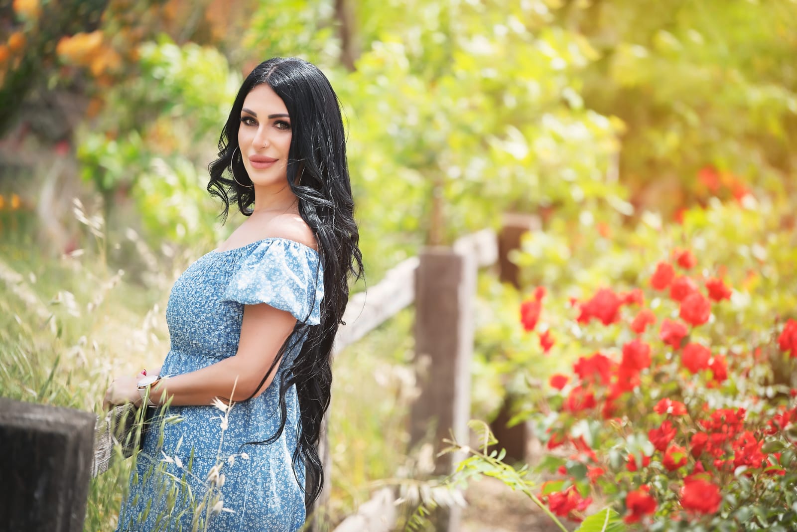 الفنانة إلهام روحانا تطرح “حدد موقعك” باللهجة الخليجية