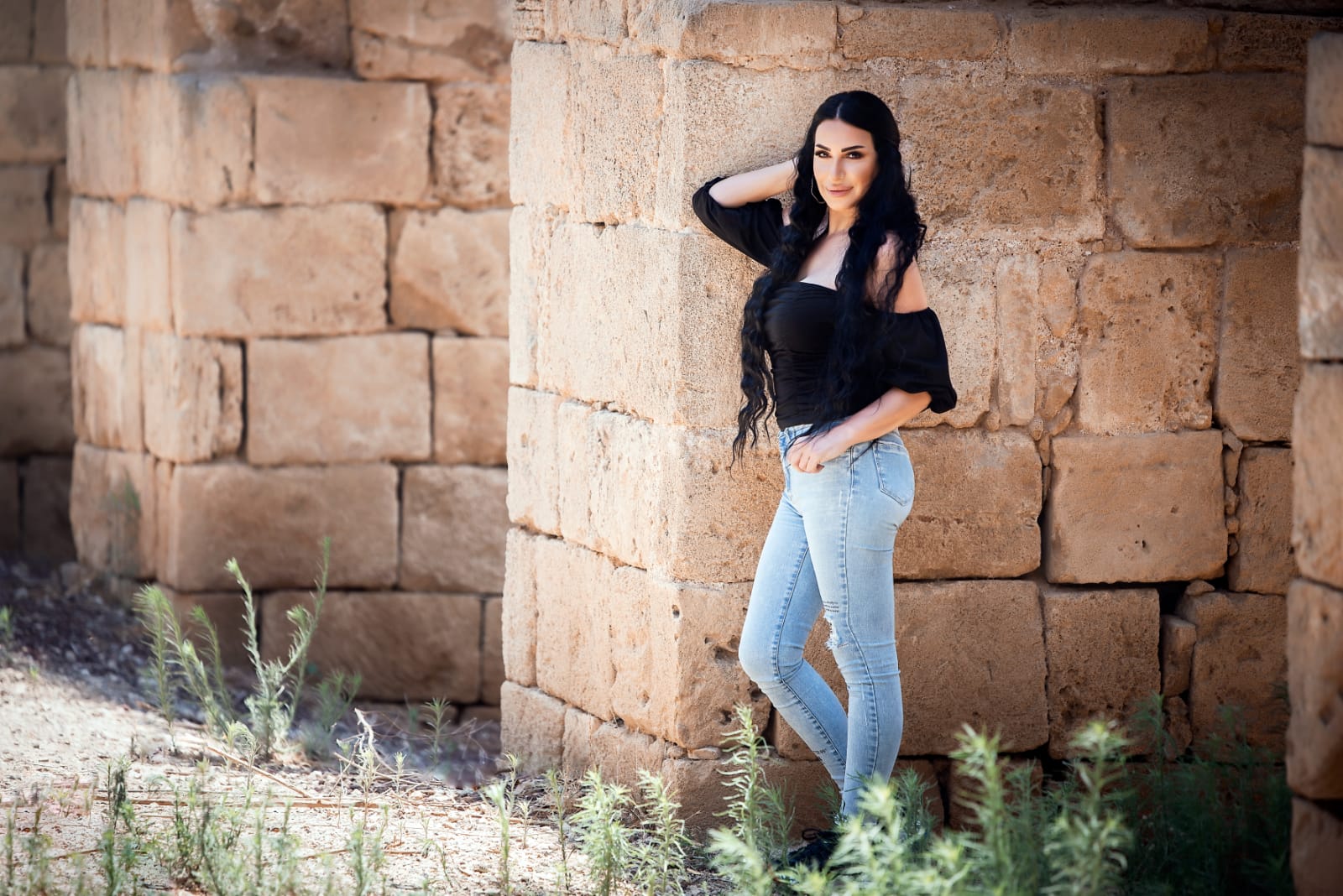 ضمن ميني ألبومها … الفنانة إلهام روحانا تستعد لإطلاق”يا نهار مش فايت”