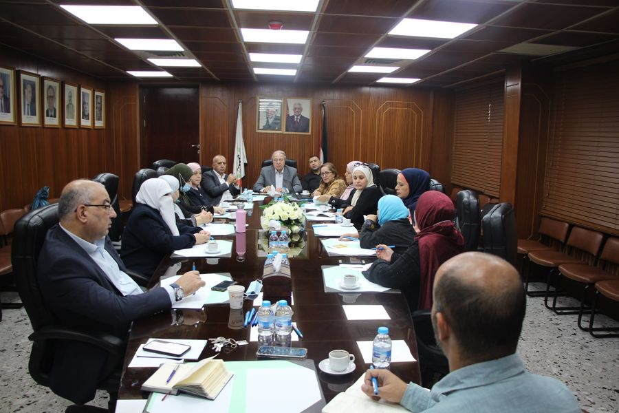 غرفة تجارة نابلس تبحث سبل تعزيز فرص النساء في بيئة العمل