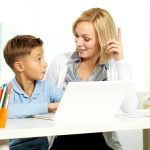 ” بيلزمها تصميم ” المصممة زين ابسيس تواصل مبادرتها الشبابية