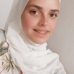 كيف تتصرفين عندما يستلقي طفلك على أرض المتجـر لأنه يريد لعبة معينة ؟