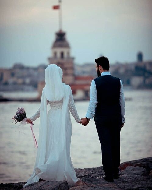 هل يجب على المرأة أن تخبر زوجها بكل شيء… نصائح ومخاطر!