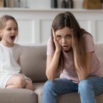 ما هي أكثر الأسئلة شيوعاً لدى الأطفال ؟ لماذا يسألون وما فوائدها لهم؟