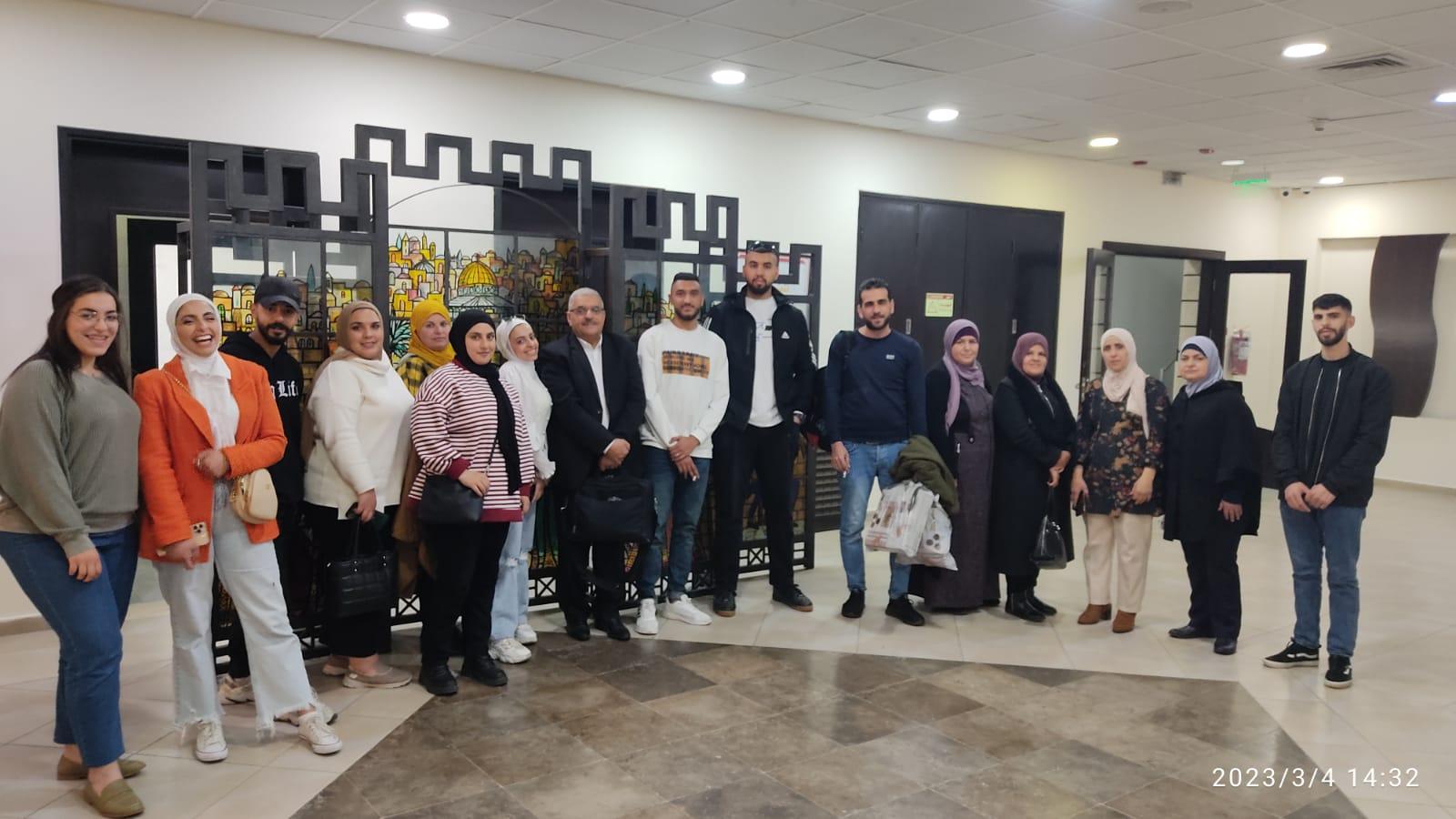 العاملات الفلسطينيات يتعرضن لانتهاكات مزدوجة في السوقين الفلسطيني والاسرائيلي