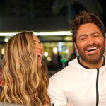 الفنان تامر حسني يحيي حفلا فنيا بالاردن متوشحا الكوفية الفلسطينية