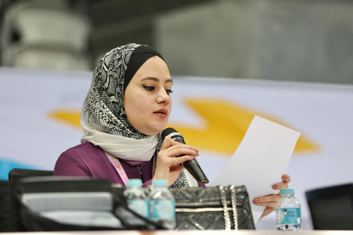 إسراء صحفية فلسطينية تتخطى بطموحها حدود الوطن وترسم مستقبلها بعزم