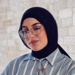 وعد صالح إعلامية صاعدة تخط مسيرتها وهي على مقاعد الدراسة