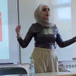 الطالبة علياء مصري إعلامية صاعدة لا حدود لطموحها