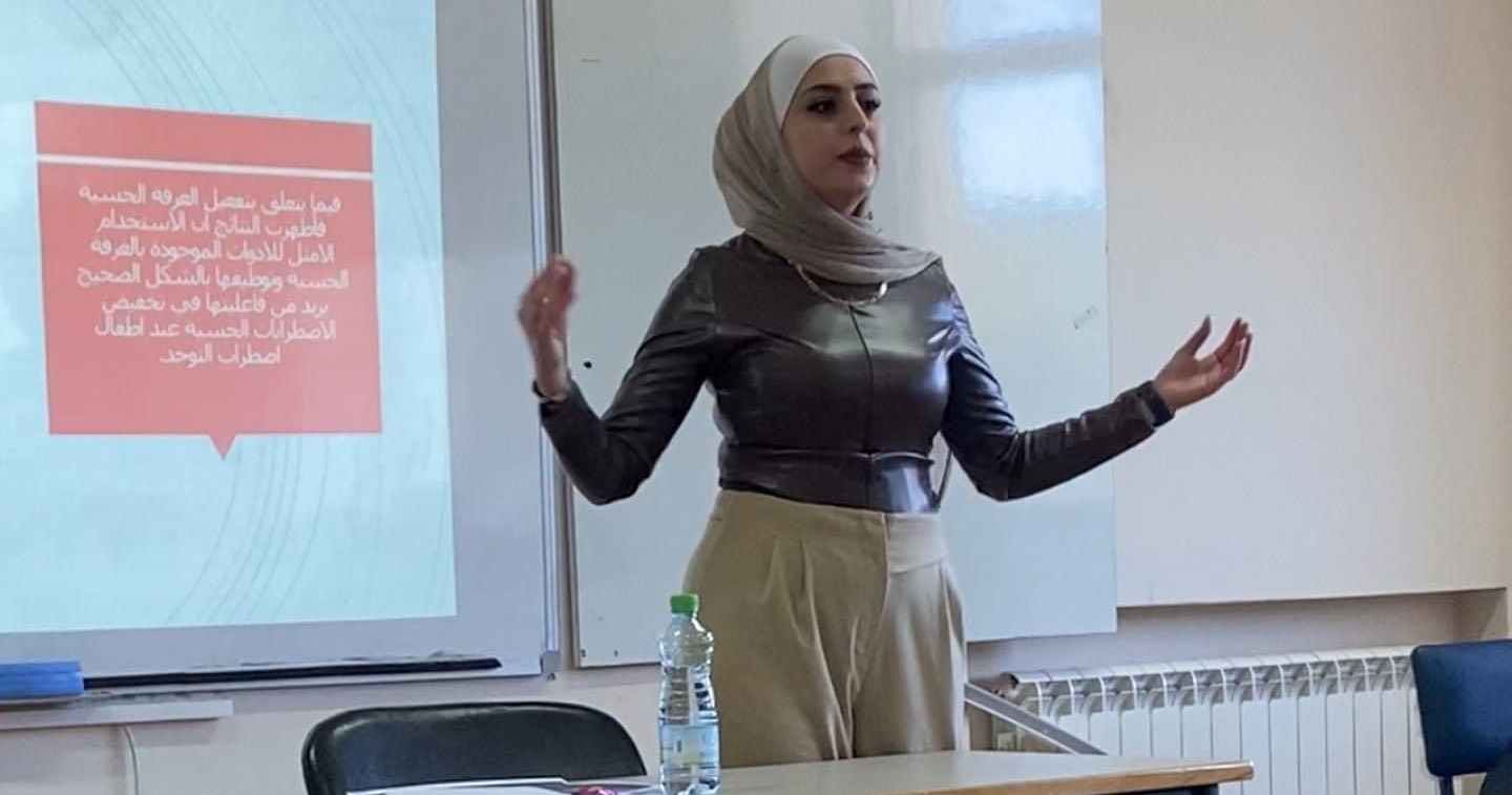 الأخصائية مريم صالح طموح صاعد وعلم متواصل