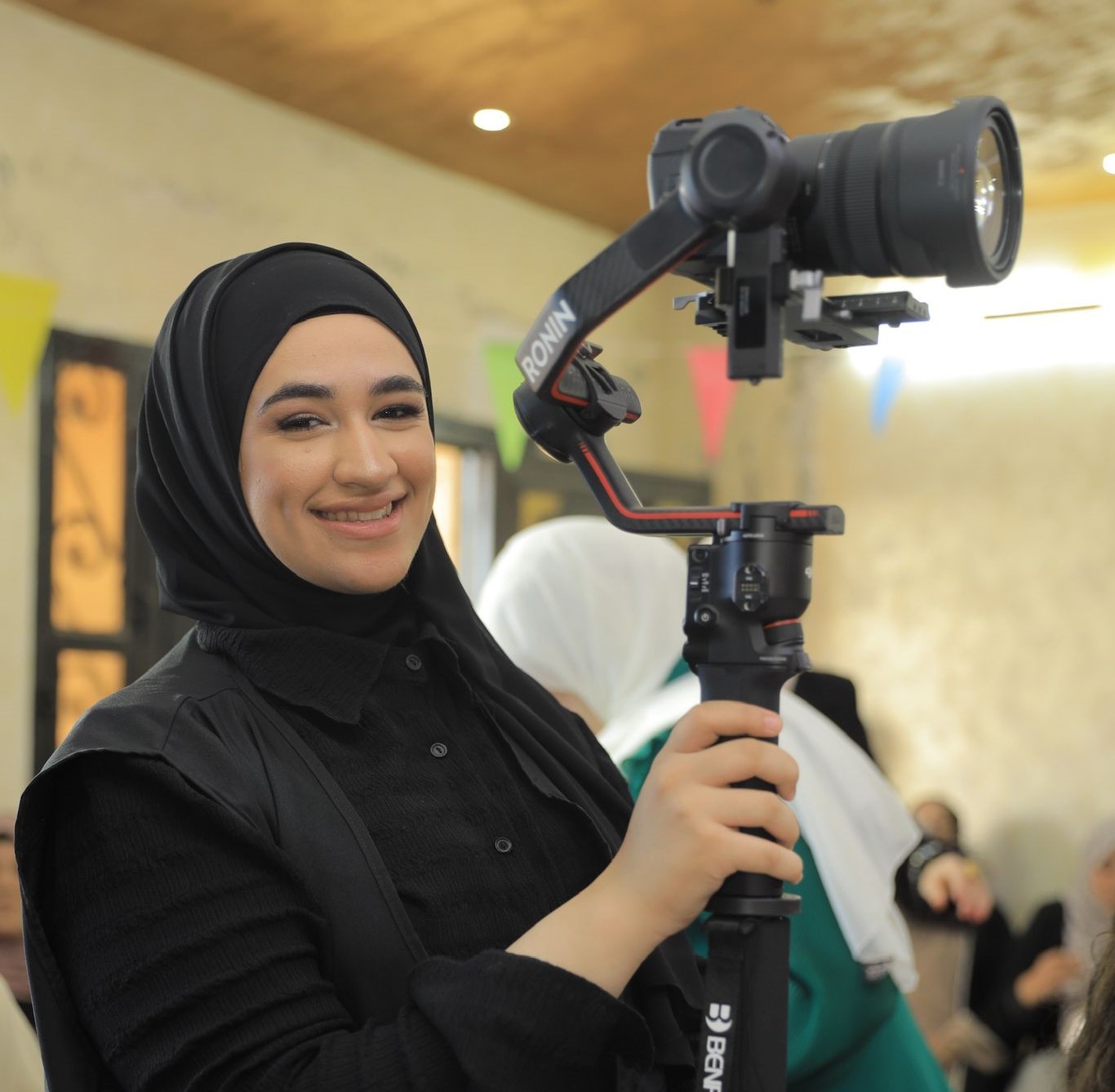 فرح نضال توثق الفرح بعدستها