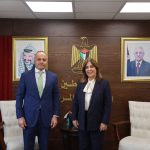 وزيرة شؤون المرأة تلتقي وفد برنامج “نون التغيير YWCA” وتؤكد أهمية الشراكة لحماية النساء