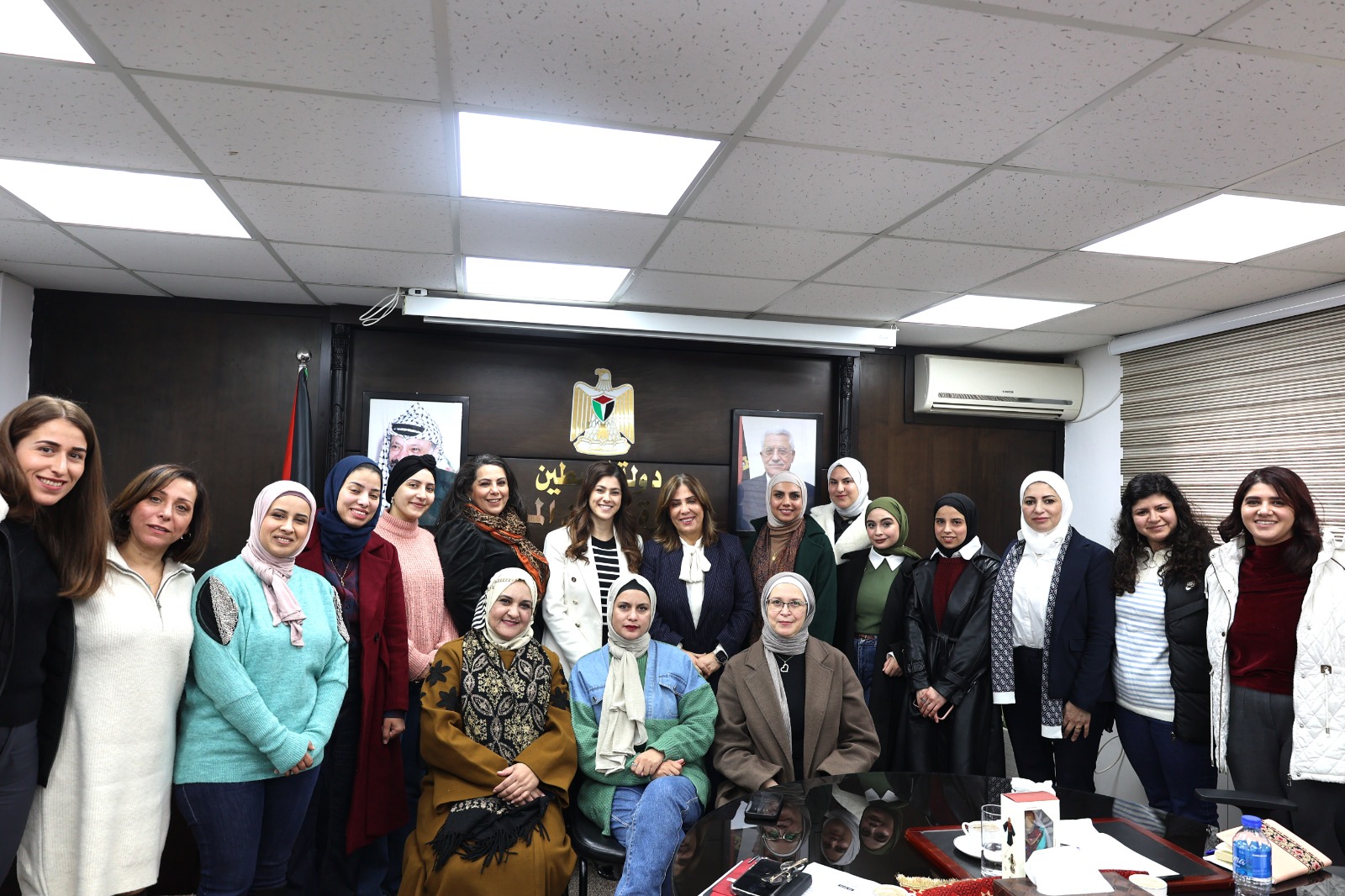 وزيرة شؤون المرأة تلتقي وفد برنامج “نون التغيير YWCA” وتؤكد أهمية الشراكة لحماية النساء